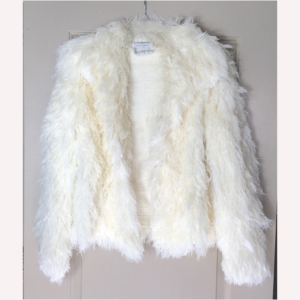 Off White Fluffy Acrylic Jacket - Picture 4 of 8